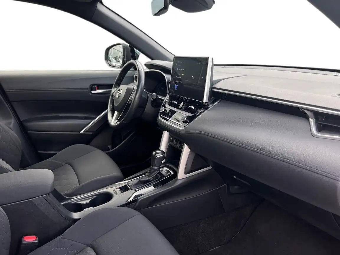 TOYOTA COROLLA CROSS