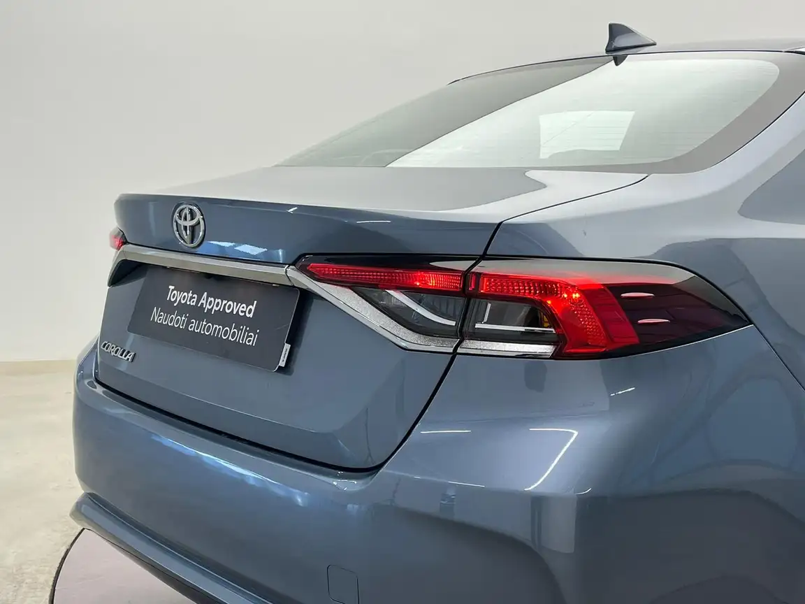 TOYOTA COROLLA