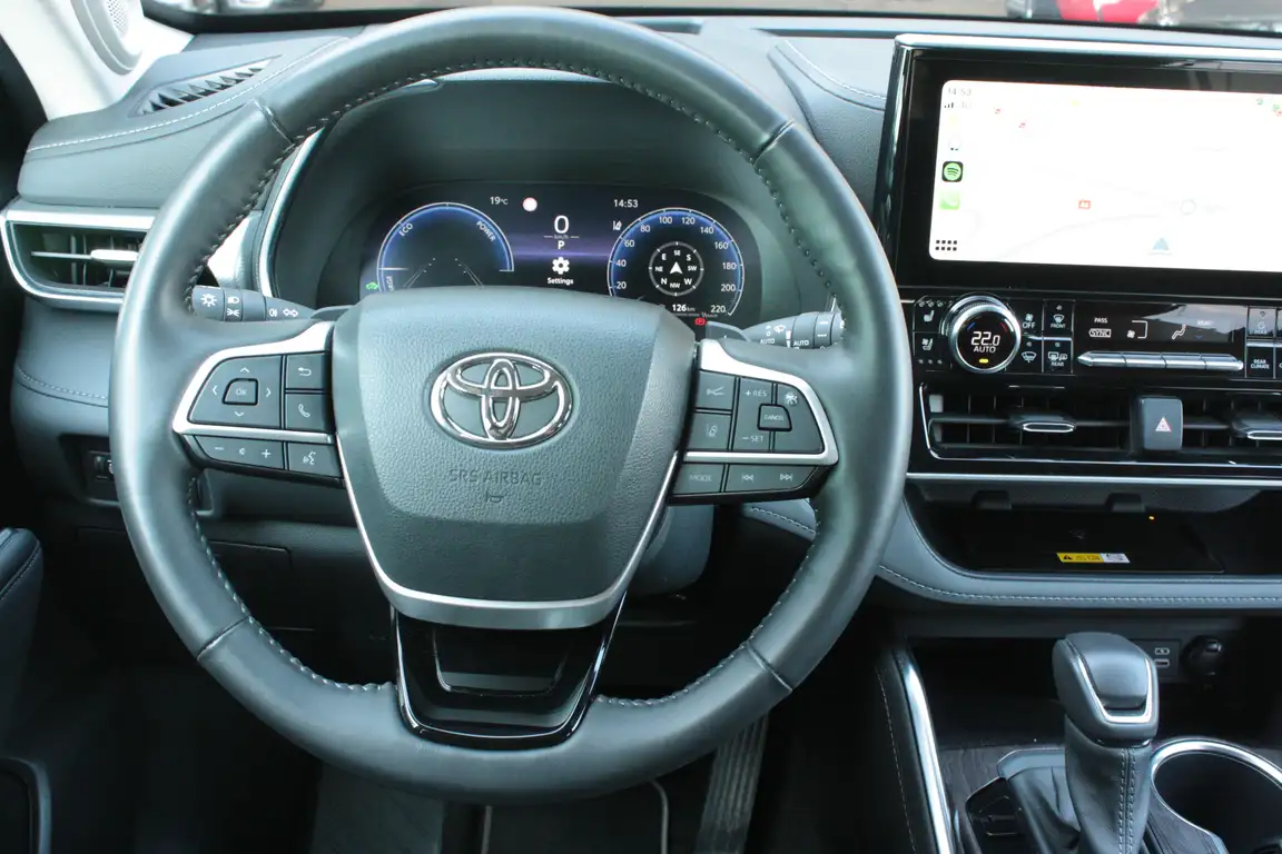 TOYOTA HIGHLANDER