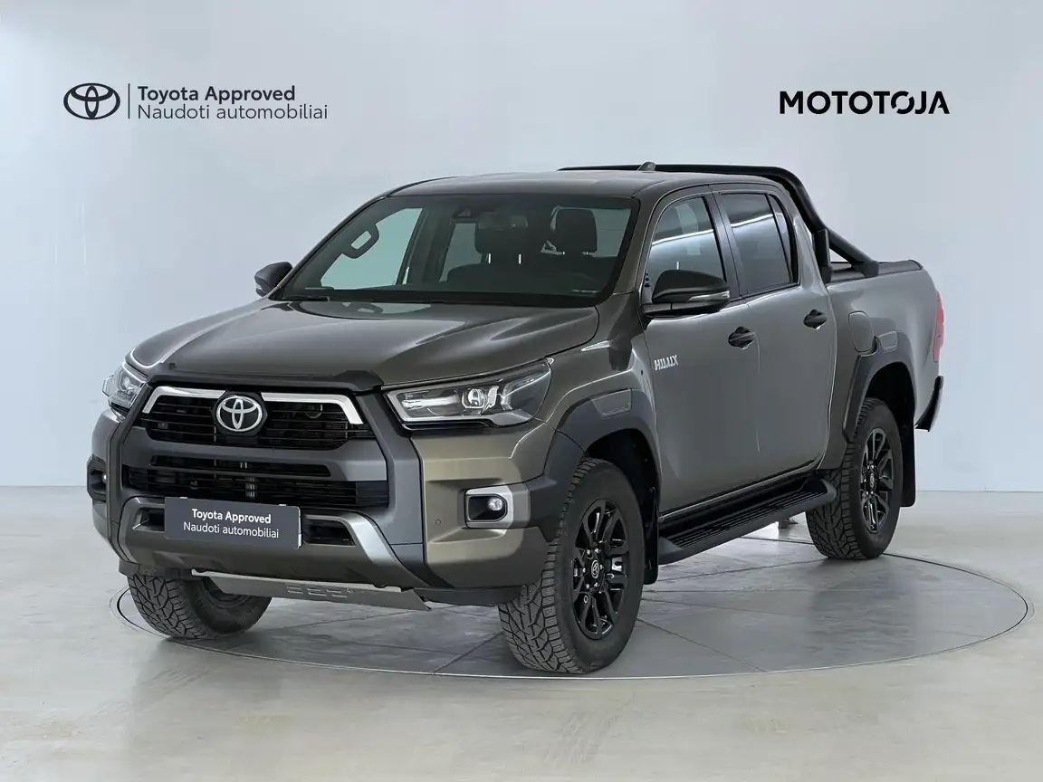 TOYOTA HILUX