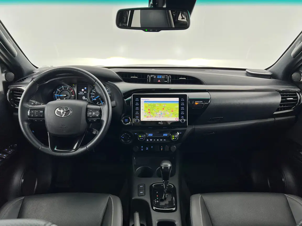 TOYOTA HILUX