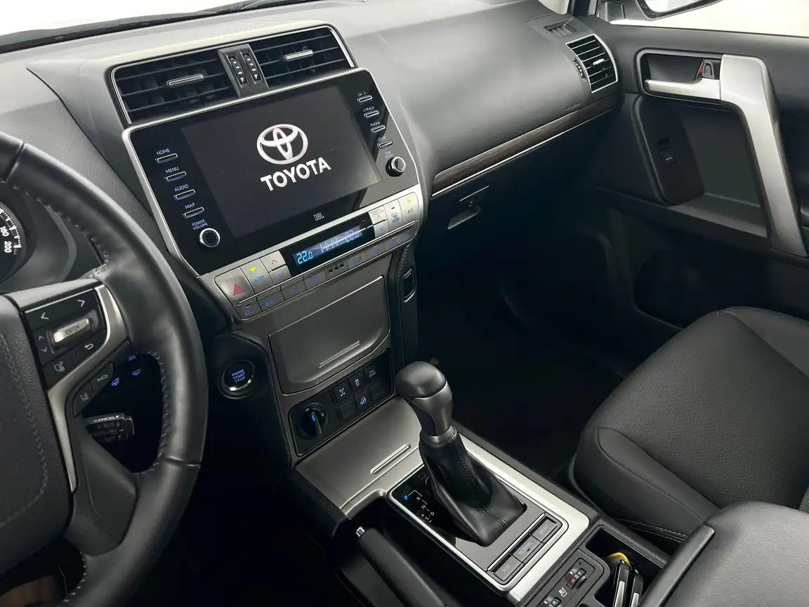 TOYOTA LAND CRUISER