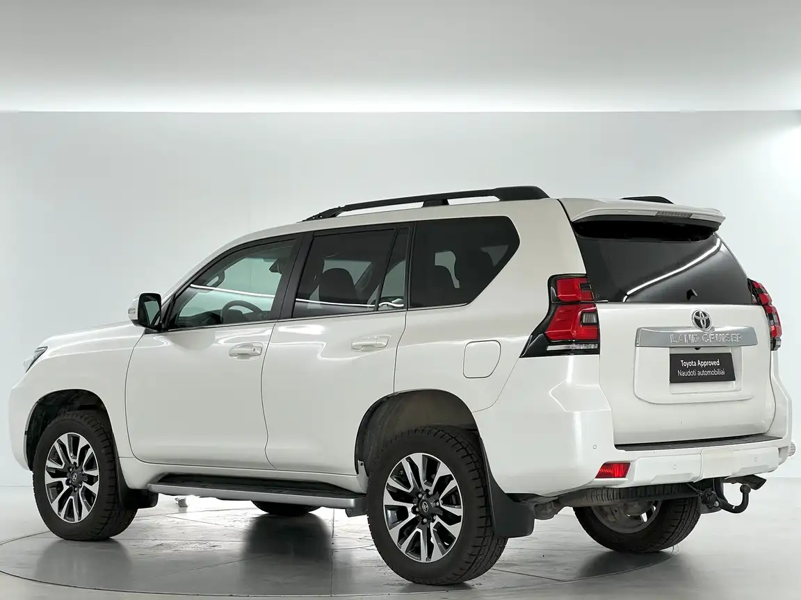 TOYOTA LAND CRUISER