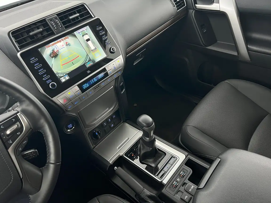 TOYOTA LAND CRUISER