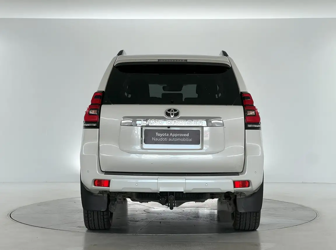 TOYOTA LAND CRUISER