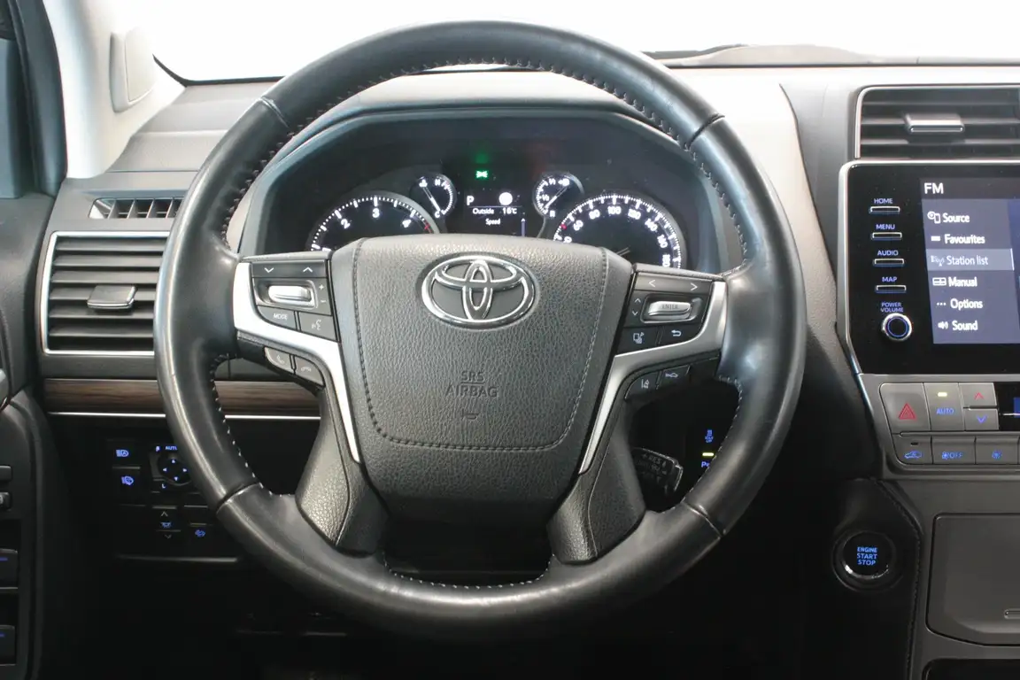TOYOTA LAND CRUISER
