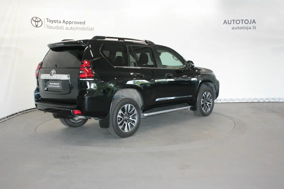 TOYOTA LAND CRUISER