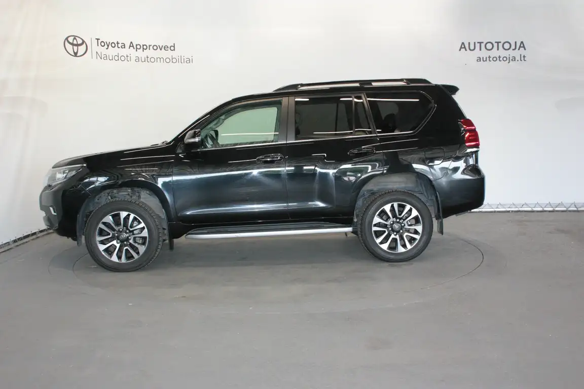 TOYOTA LAND CRUISER