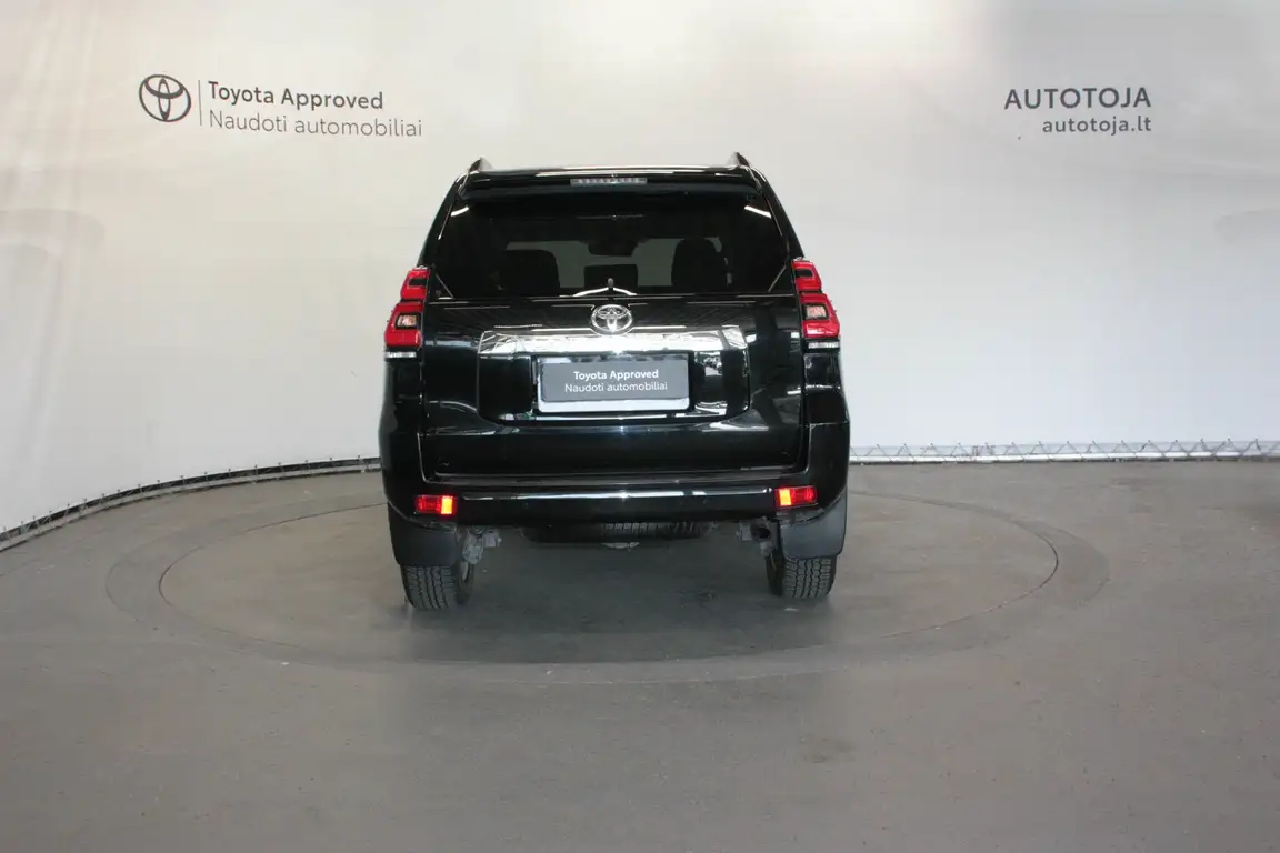 TOYOTA LAND CRUISER