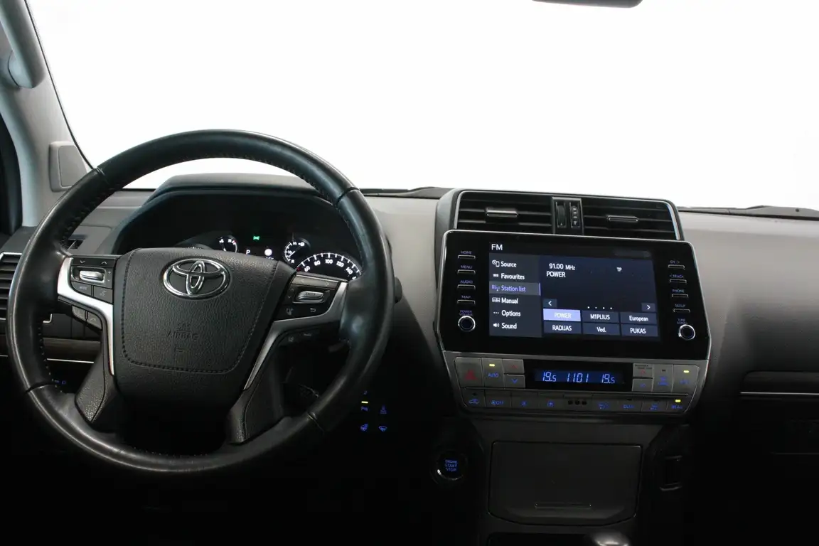 TOYOTA LAND CRUISER