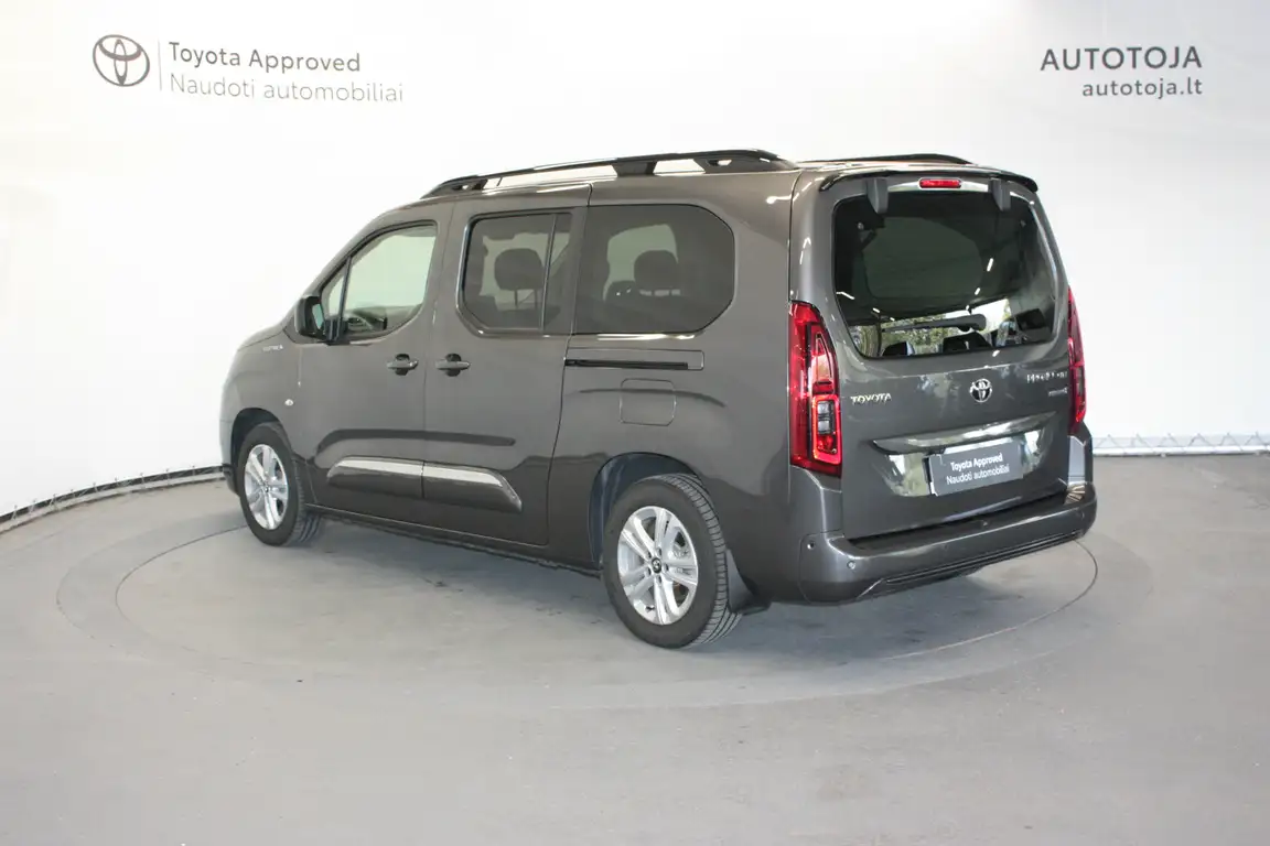 TOYOTA PROACE