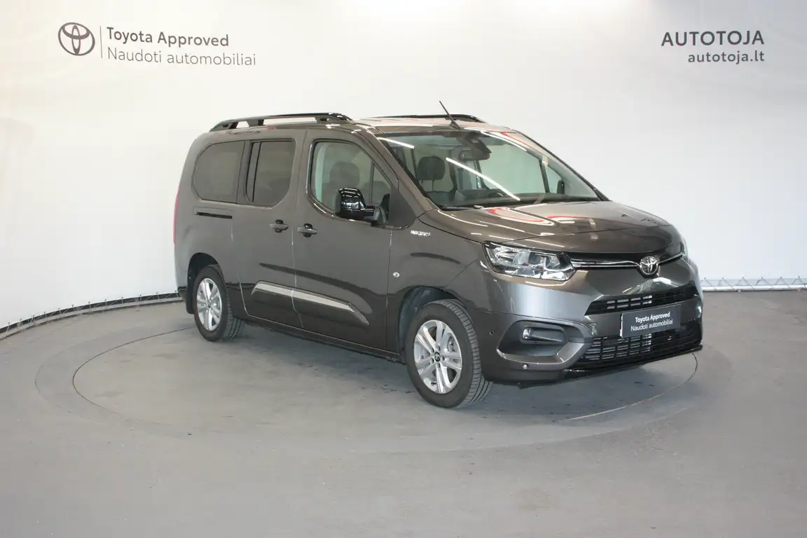 TOYOTA PROACE