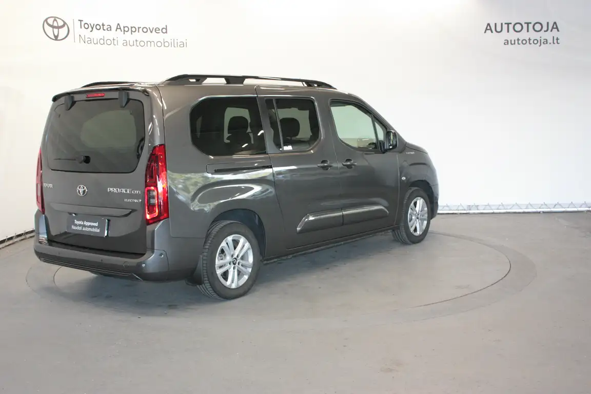 TOYOTA PROACE