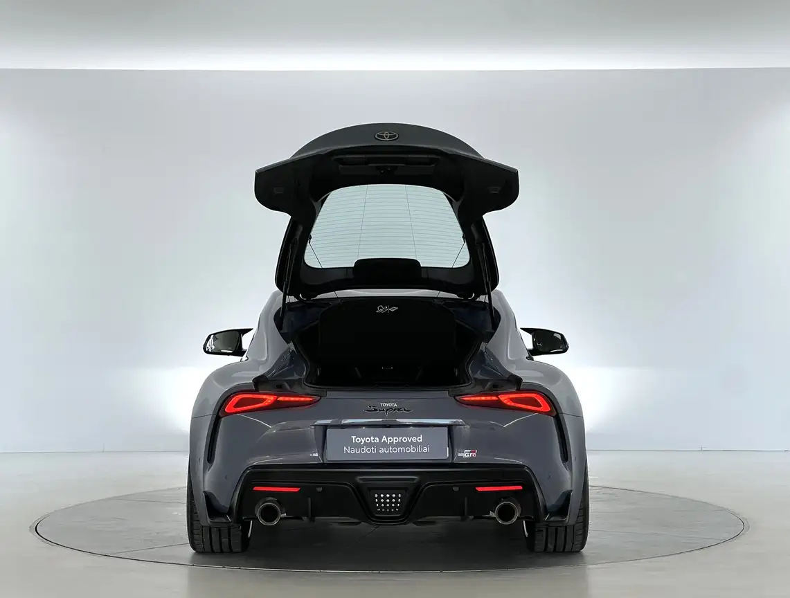 TOYOTA SUPRA