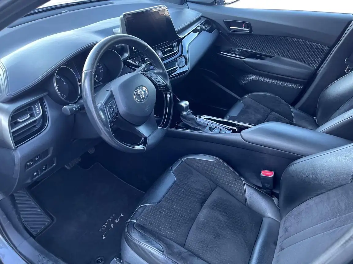 TOYOTA C-HR