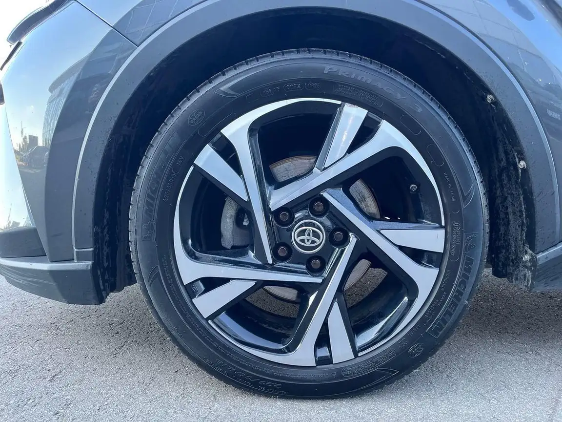 TOYOTA C-HR