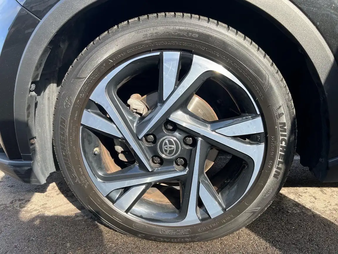 TOYOTA C-HR