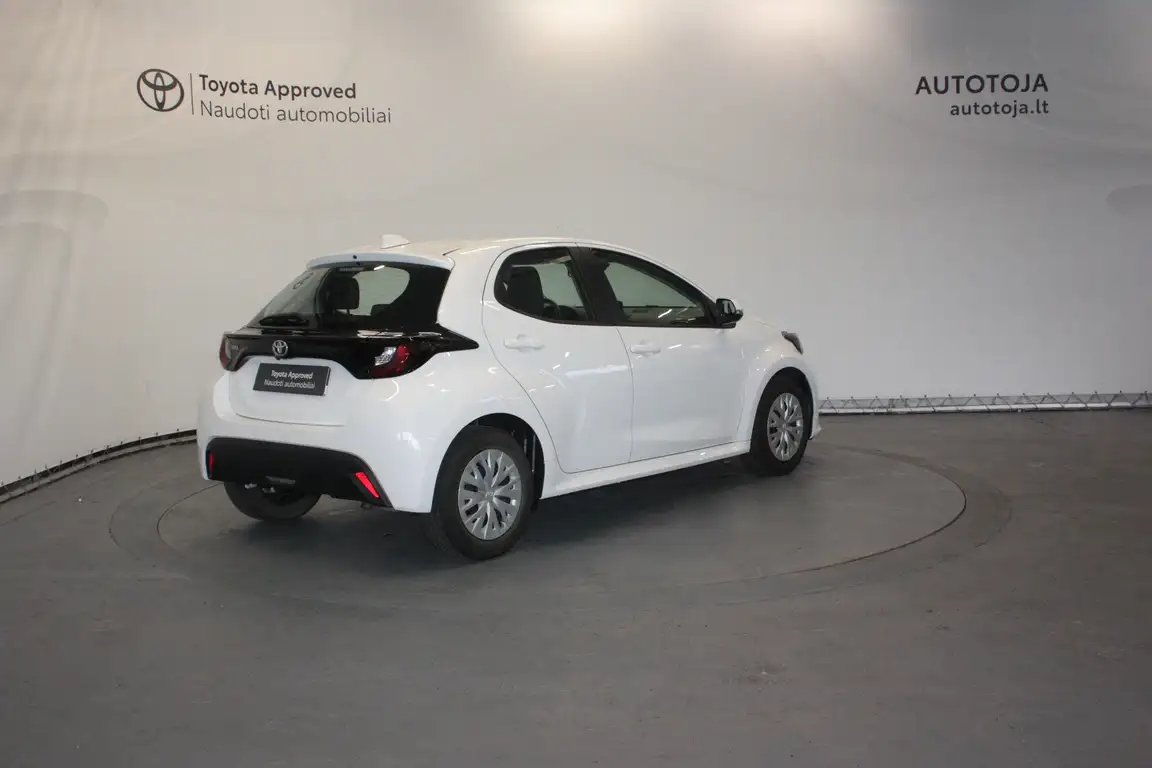 TOYOTA YARIS