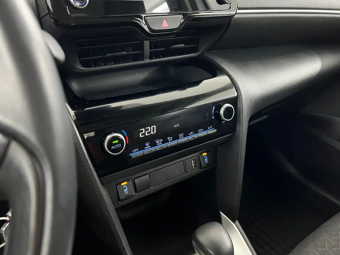 TOYOTA YARIS CROSS