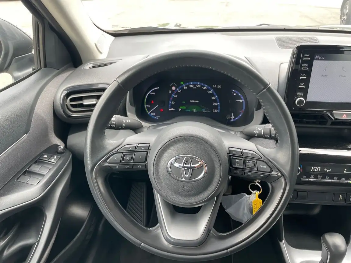TOYOTA YARIS CROSS