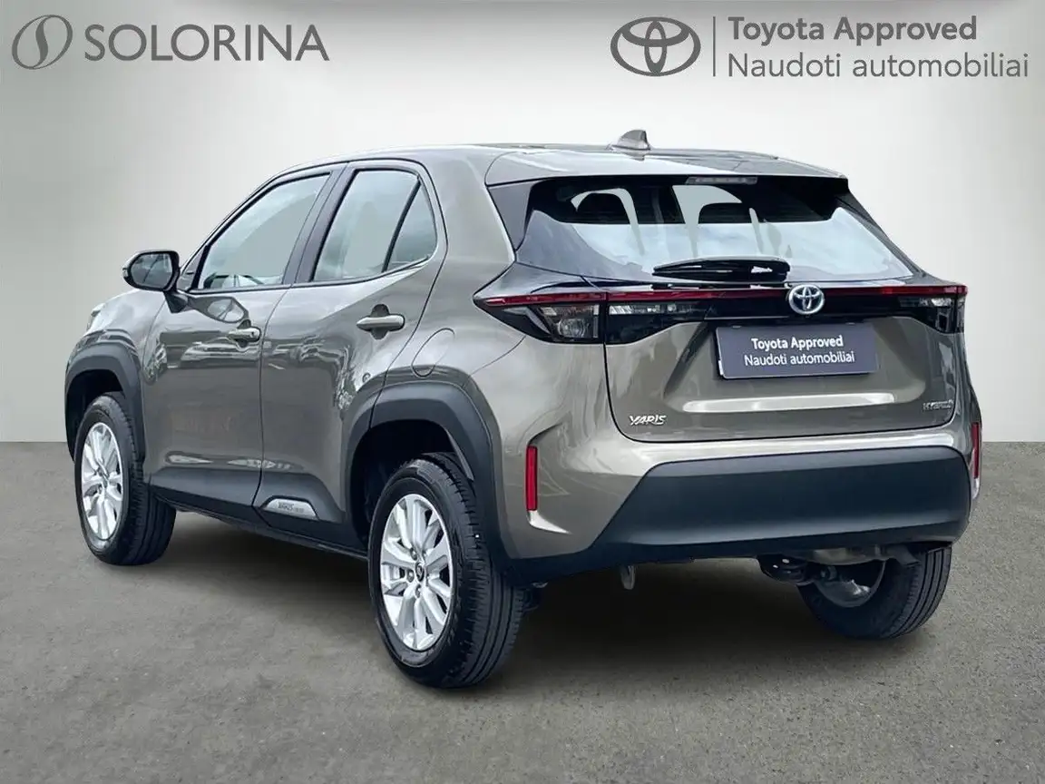 TOYOTA YARIS CROSS