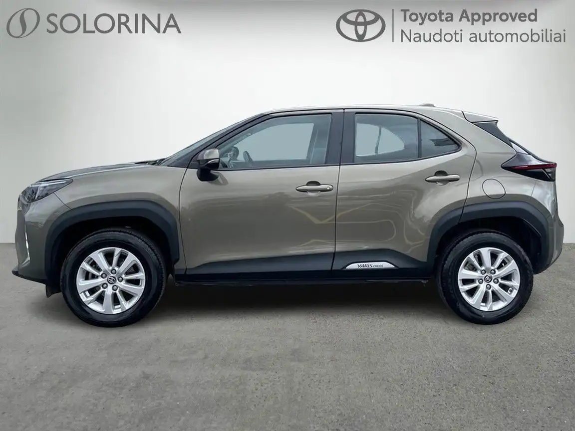 TOYOTA YARIS CROSS