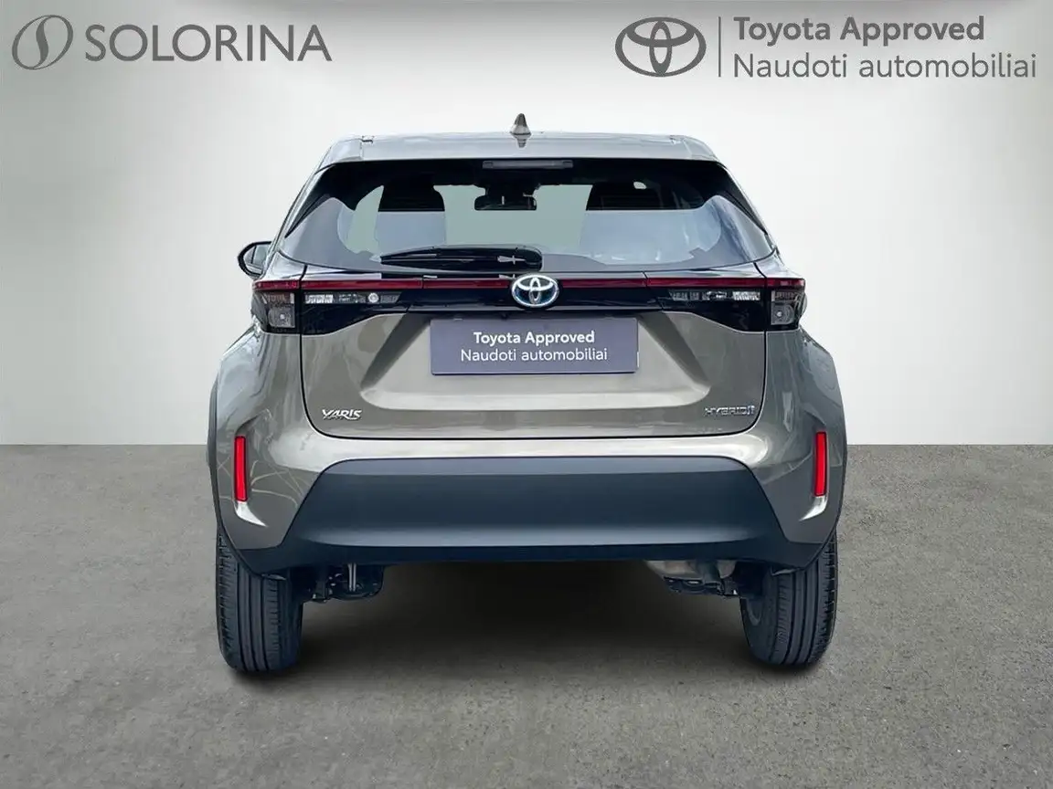 TOYOTA YARIS CROSS