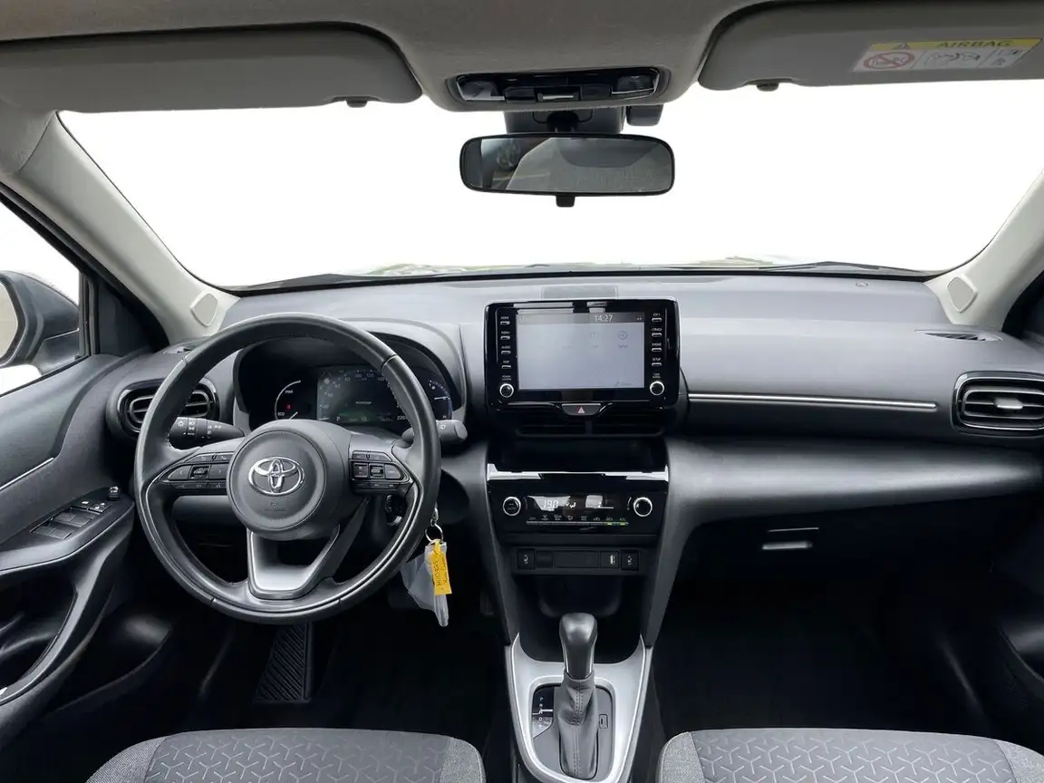 TOYOTA YARIS CROSS