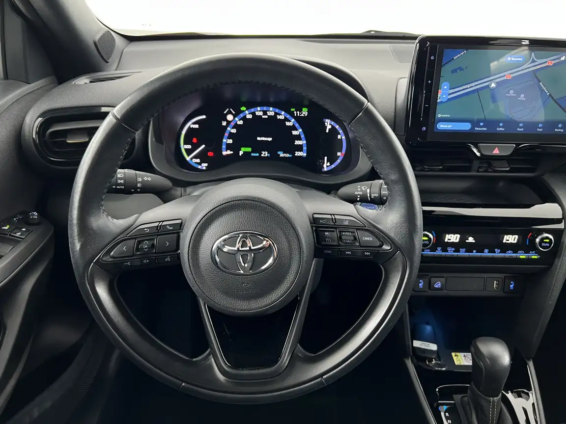 TOYOTA YARIS CROSS