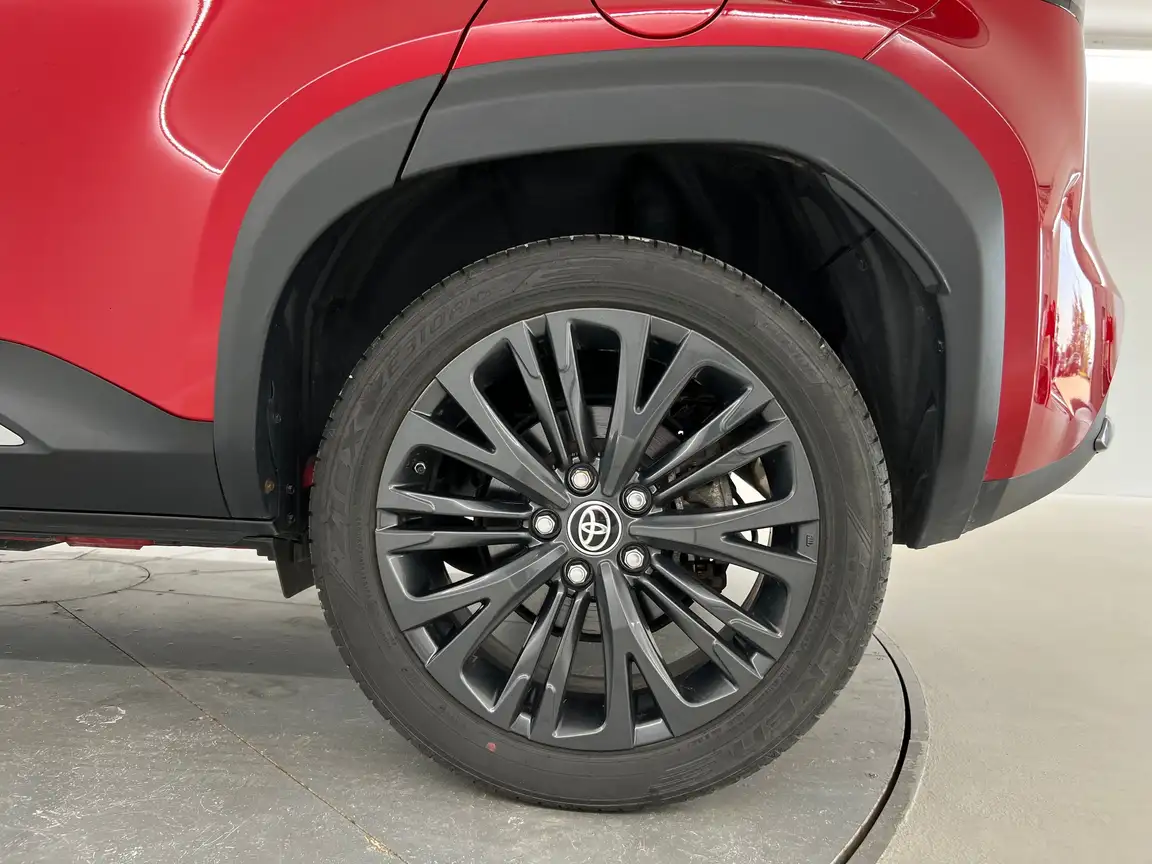 TOYOTA YARIS CROSS