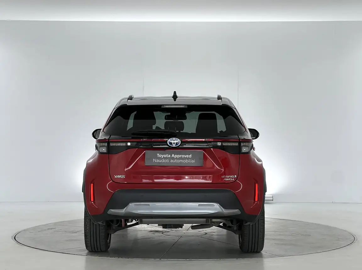 TOYOTA YARIS CROSS