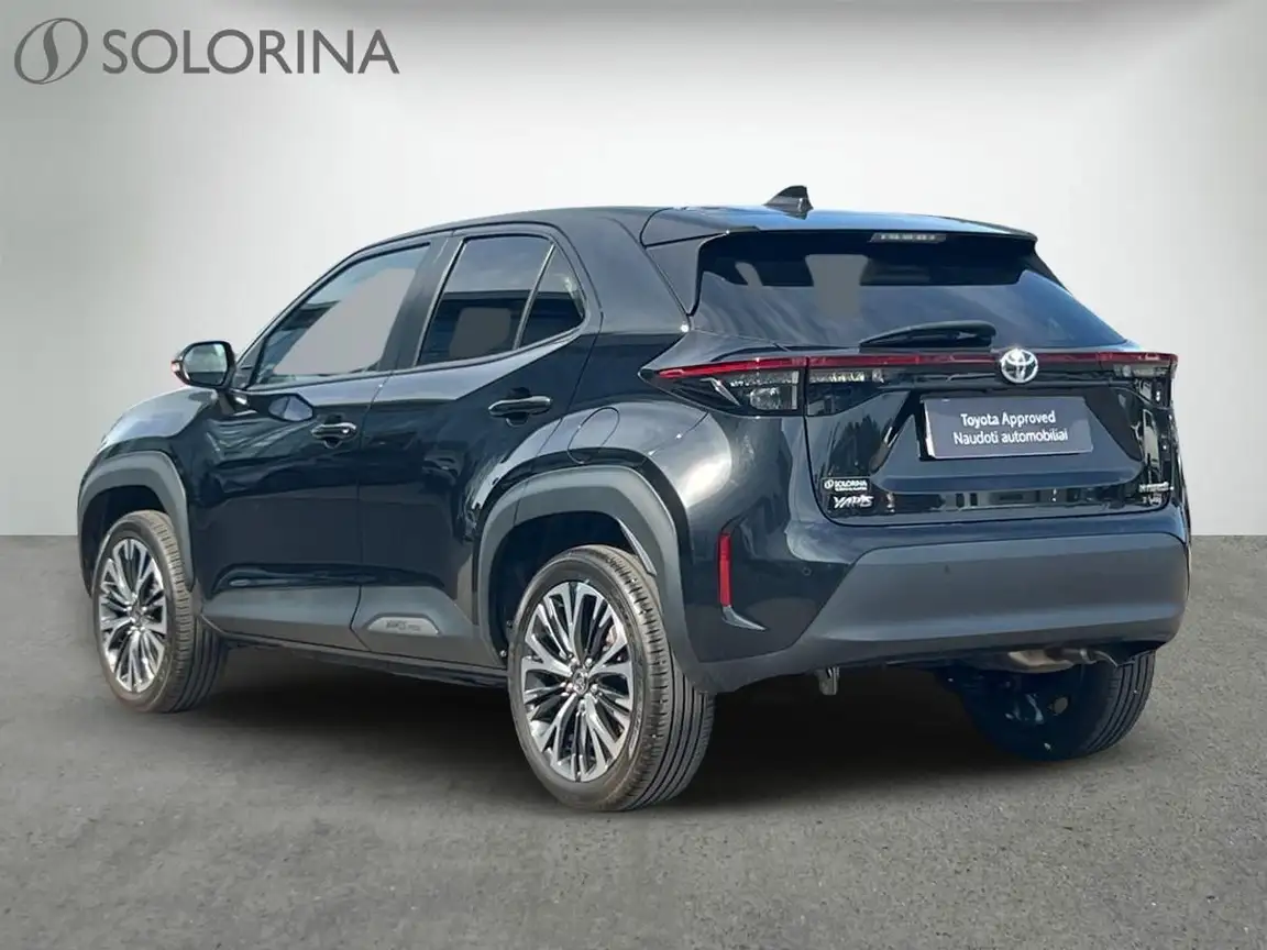 TOYOTA YARIS CROSS