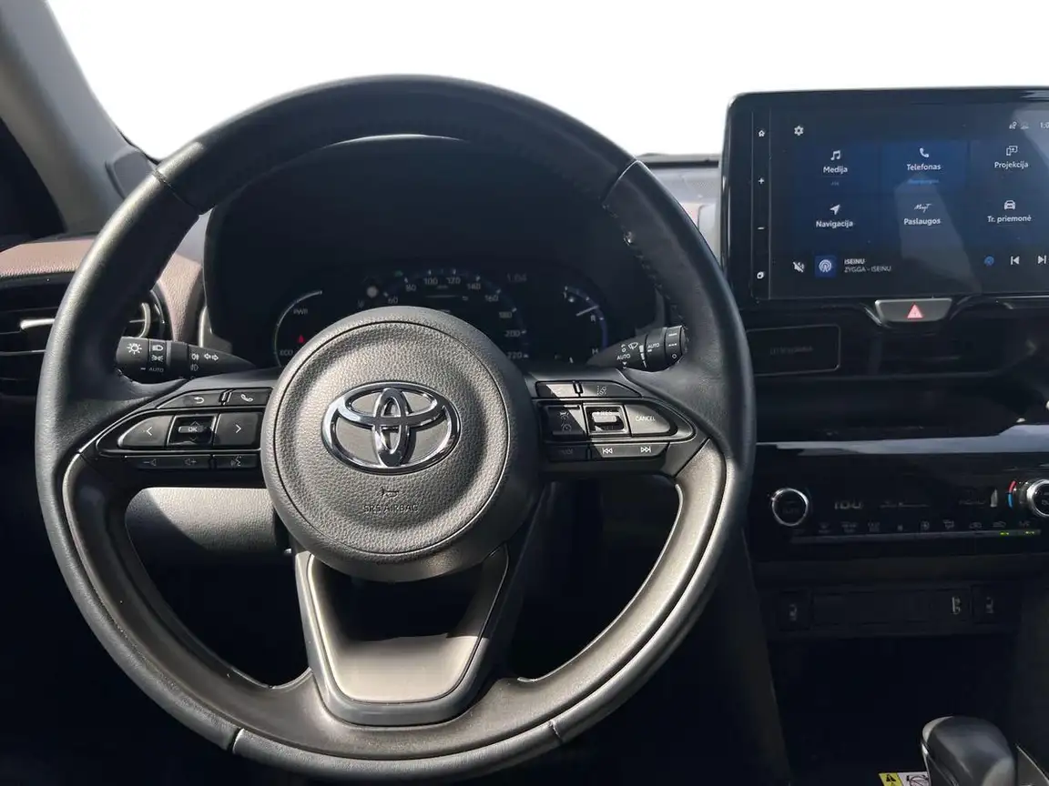 TOYOTA YARIS CROSS
