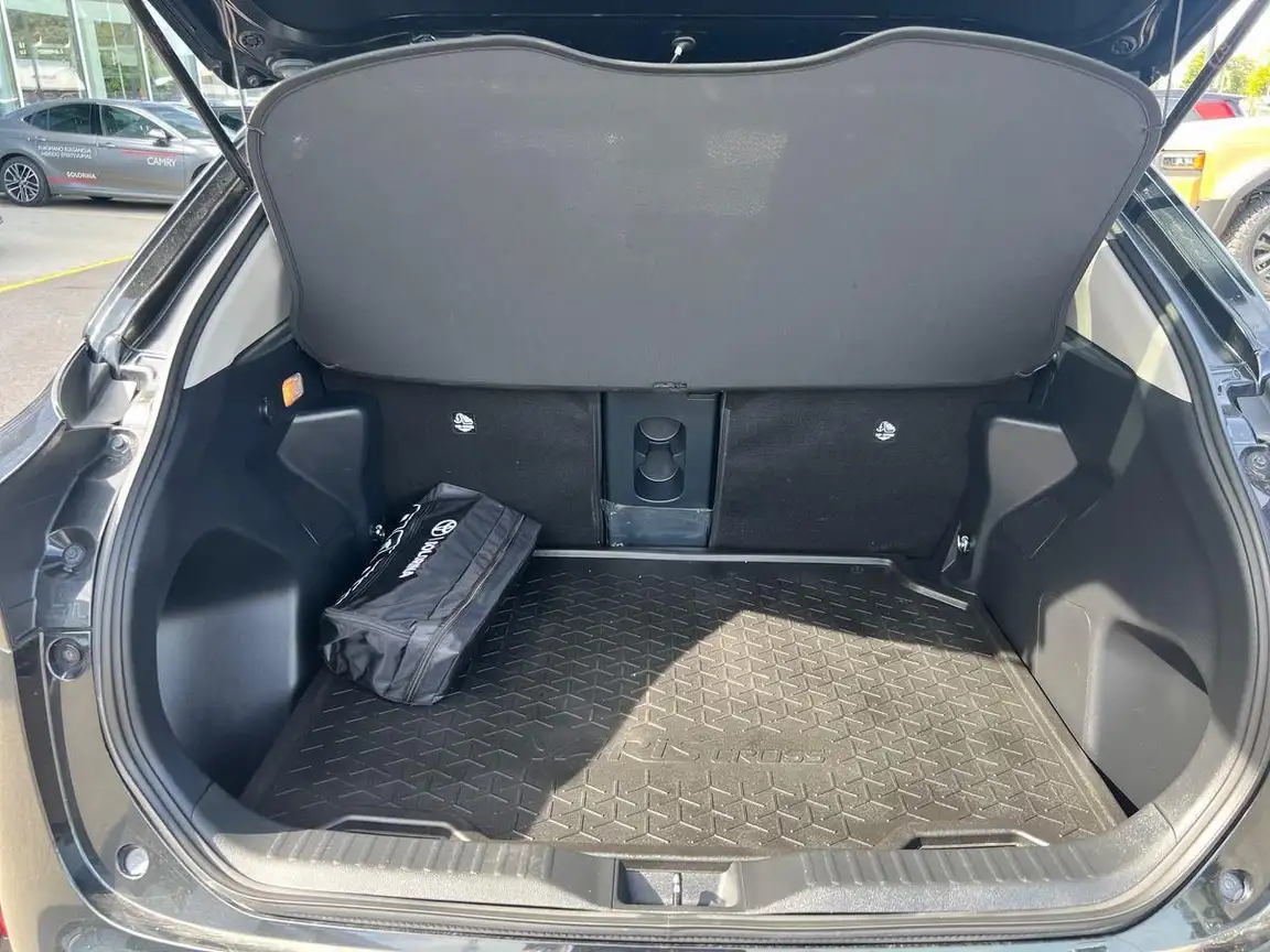 TOYOTA YARIS CROSS