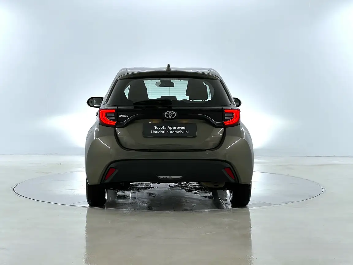 TOYOTA YARIS