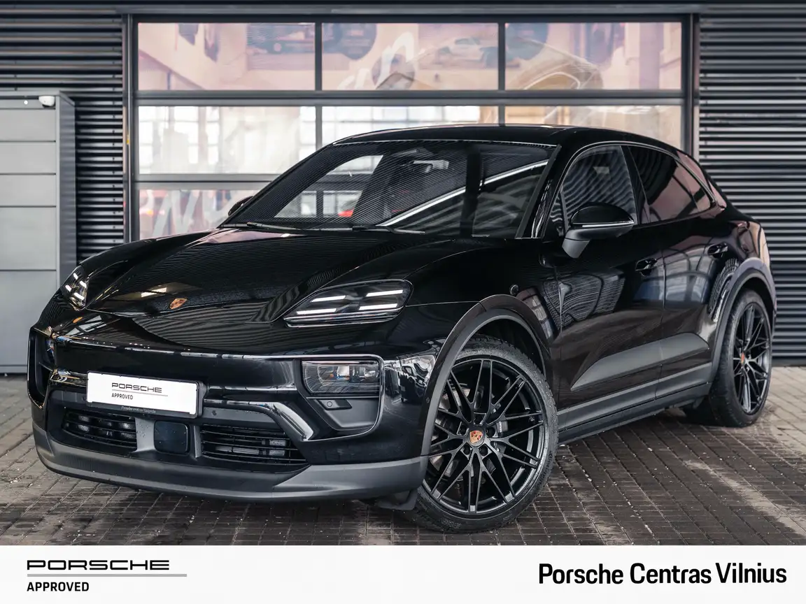 PORSCHE MACAN