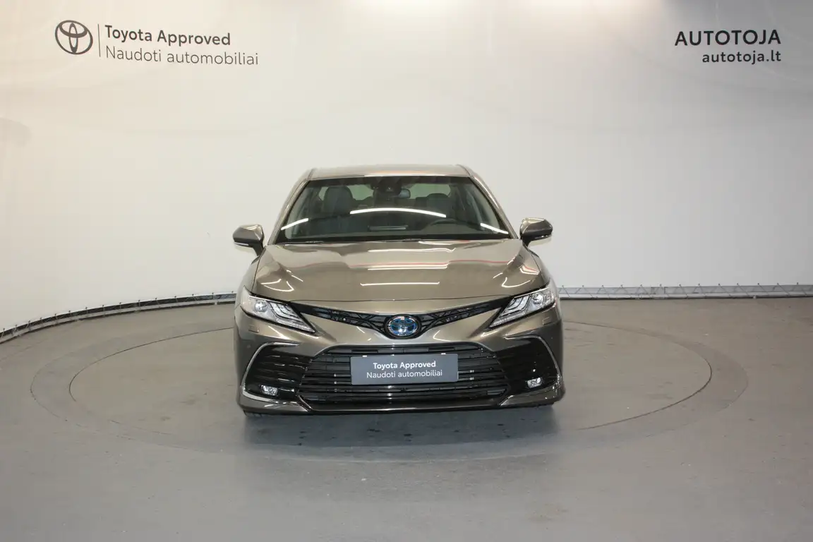 TOYOTA CAMRY