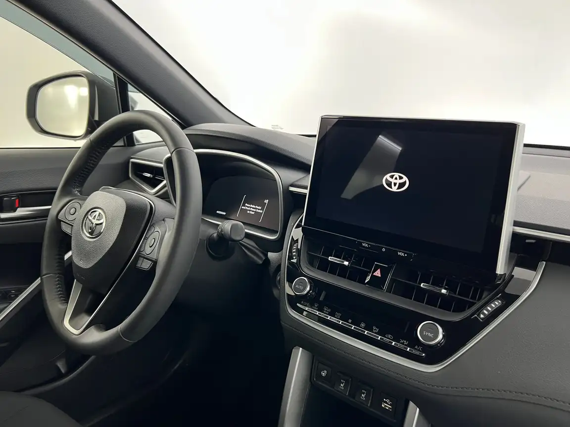 TOYOTA COROLLA CROSS