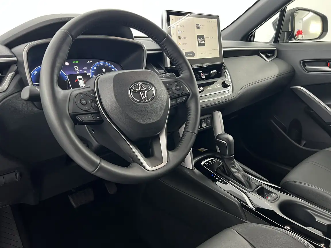 TOYOTA COROLLA CROSS