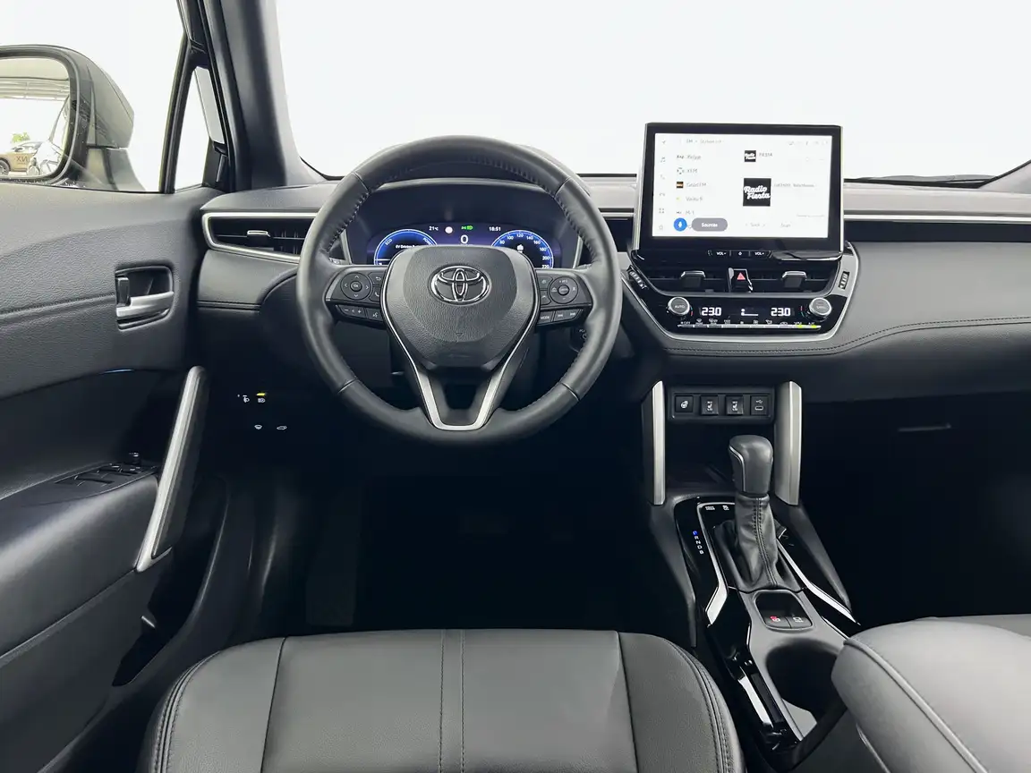TOYOTA COROLLA CROSS