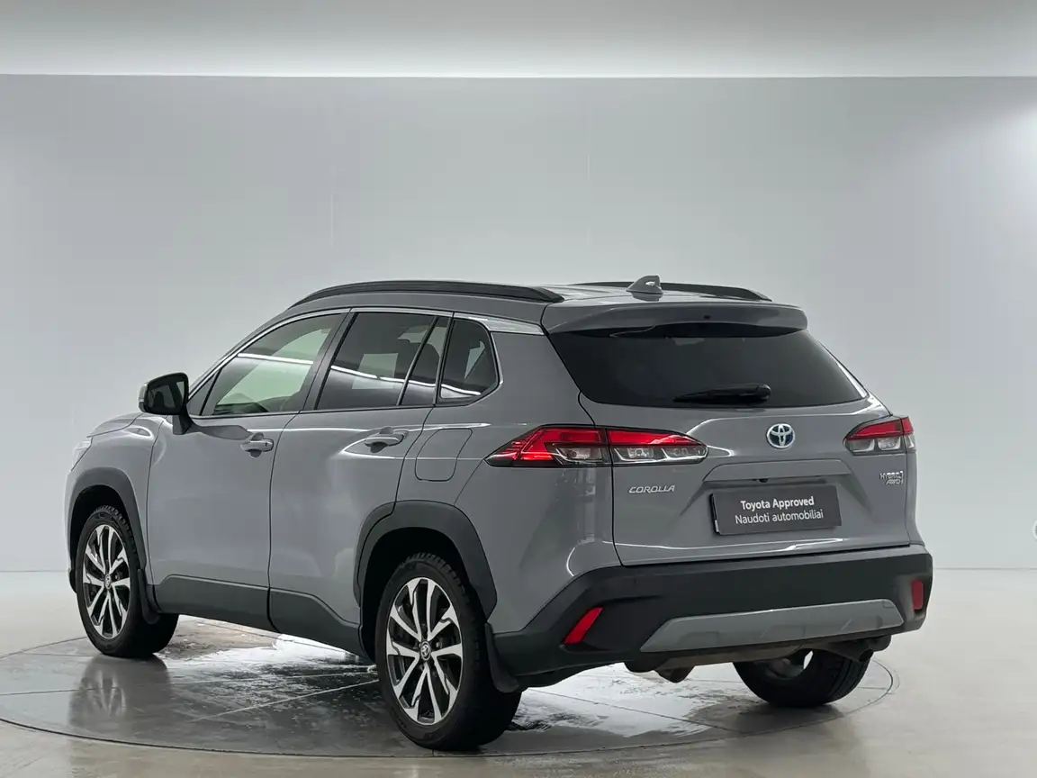 TOYOTA COROLLA CROSS