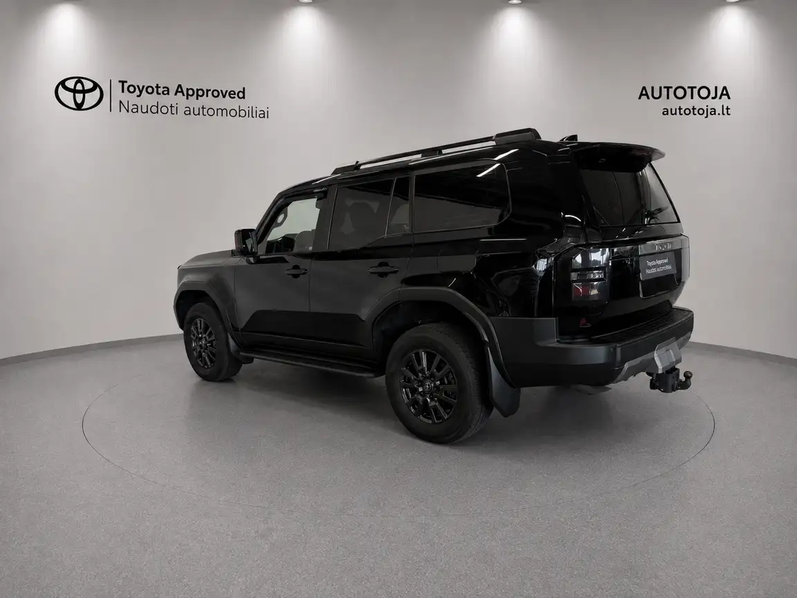 TOYOTA LAND CRUISER
