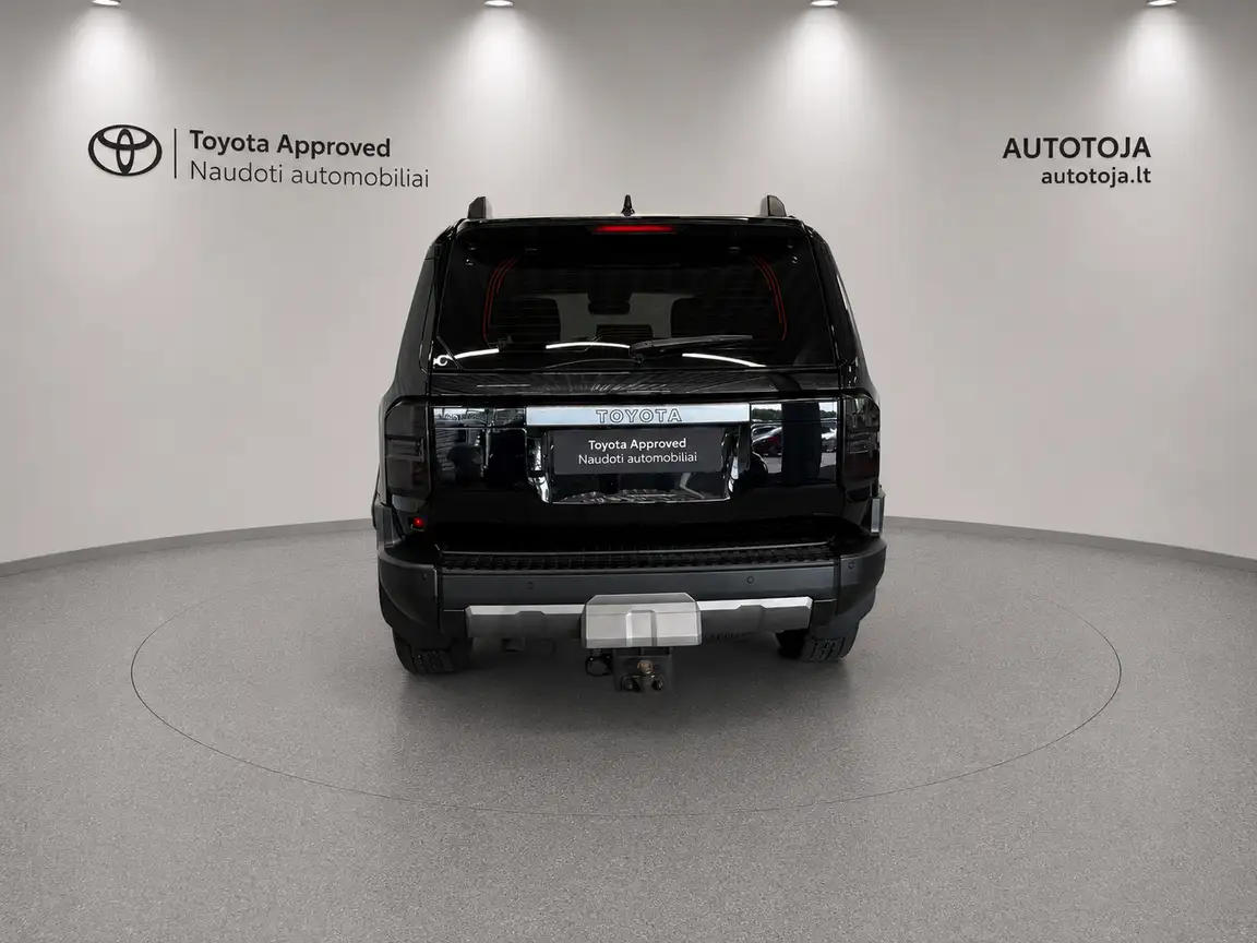 TOYOTA LAND CRUISER