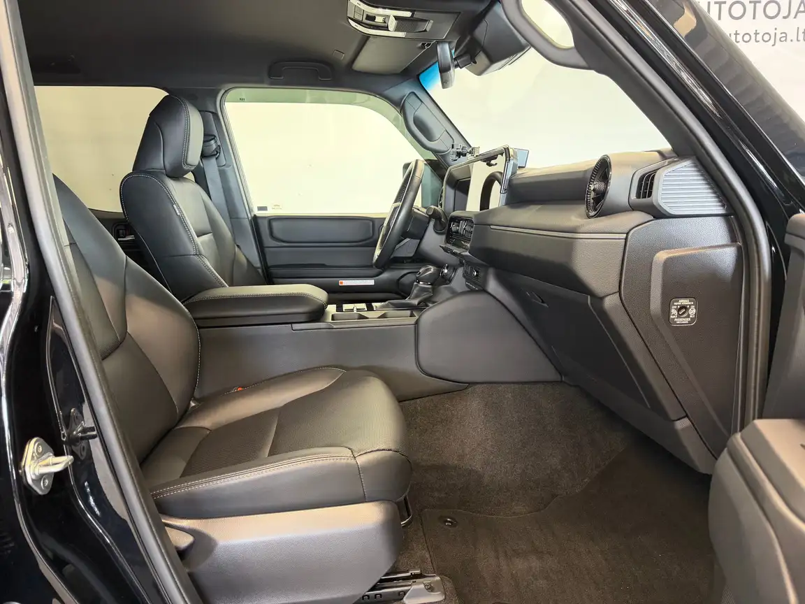 TOYOTA LAND CRUISER