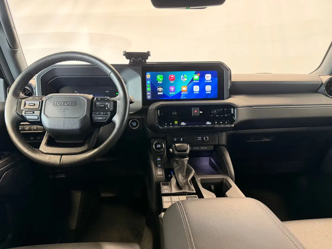 TOYOTA LAND CRUISER