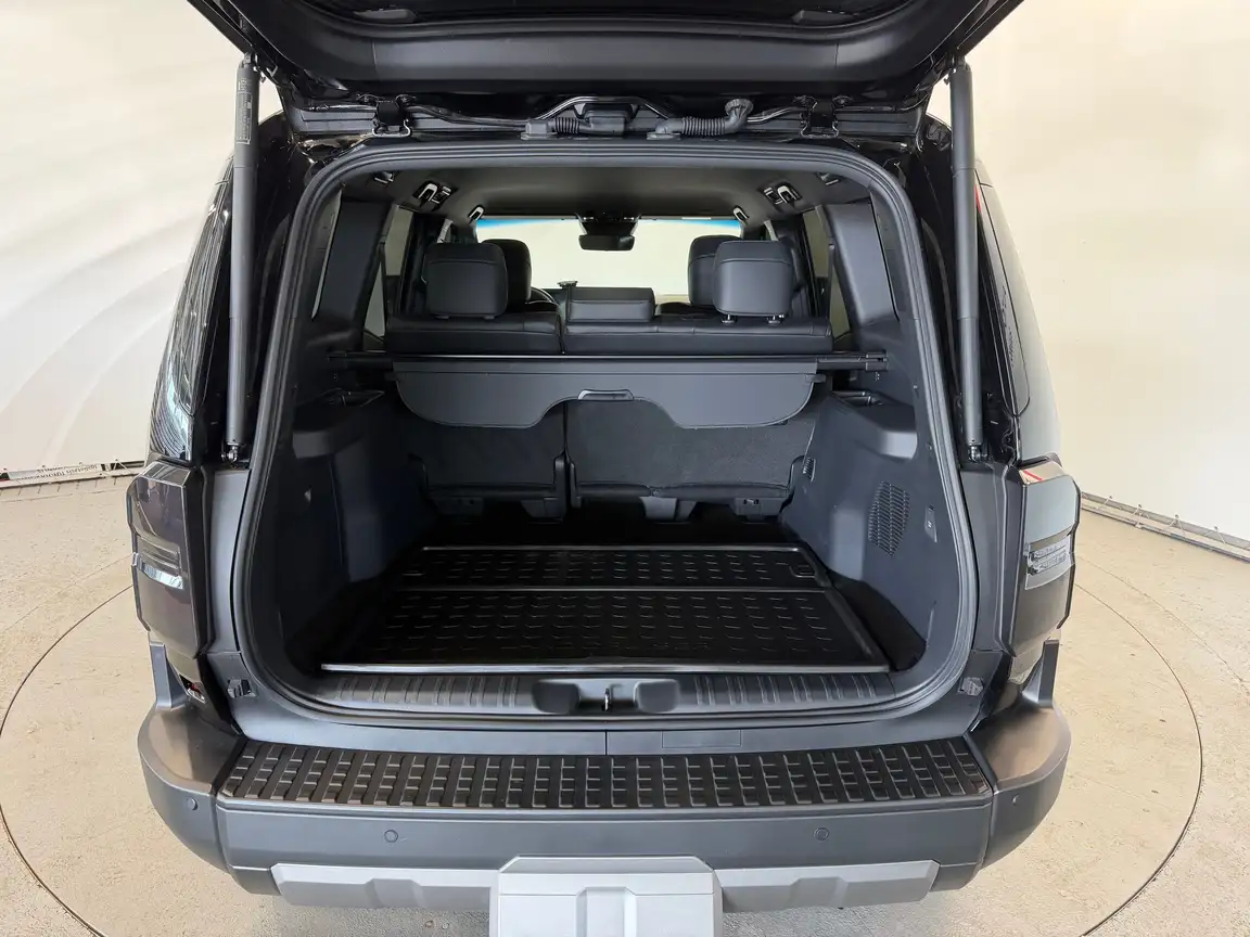 TOYOTA LAND CRUISER
