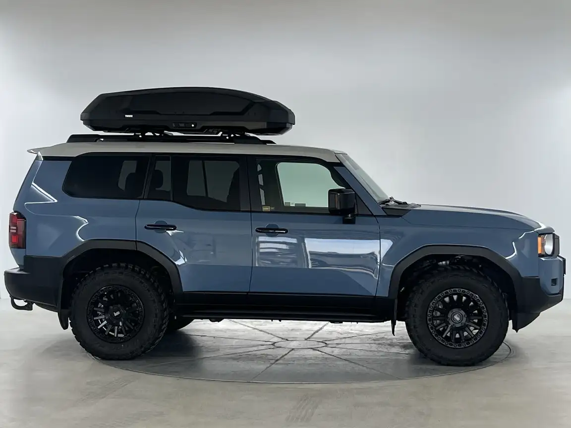 TOYOTA LAND CRUISER