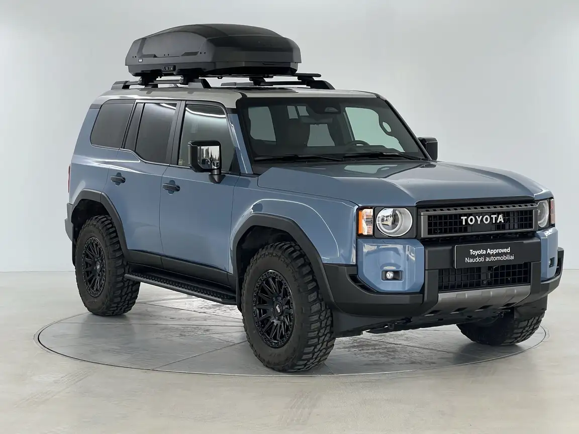 TOYOTA LAND CRUISER