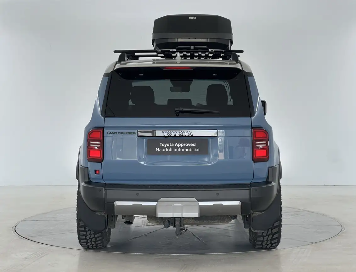 TOYOTA LAND CRUISER