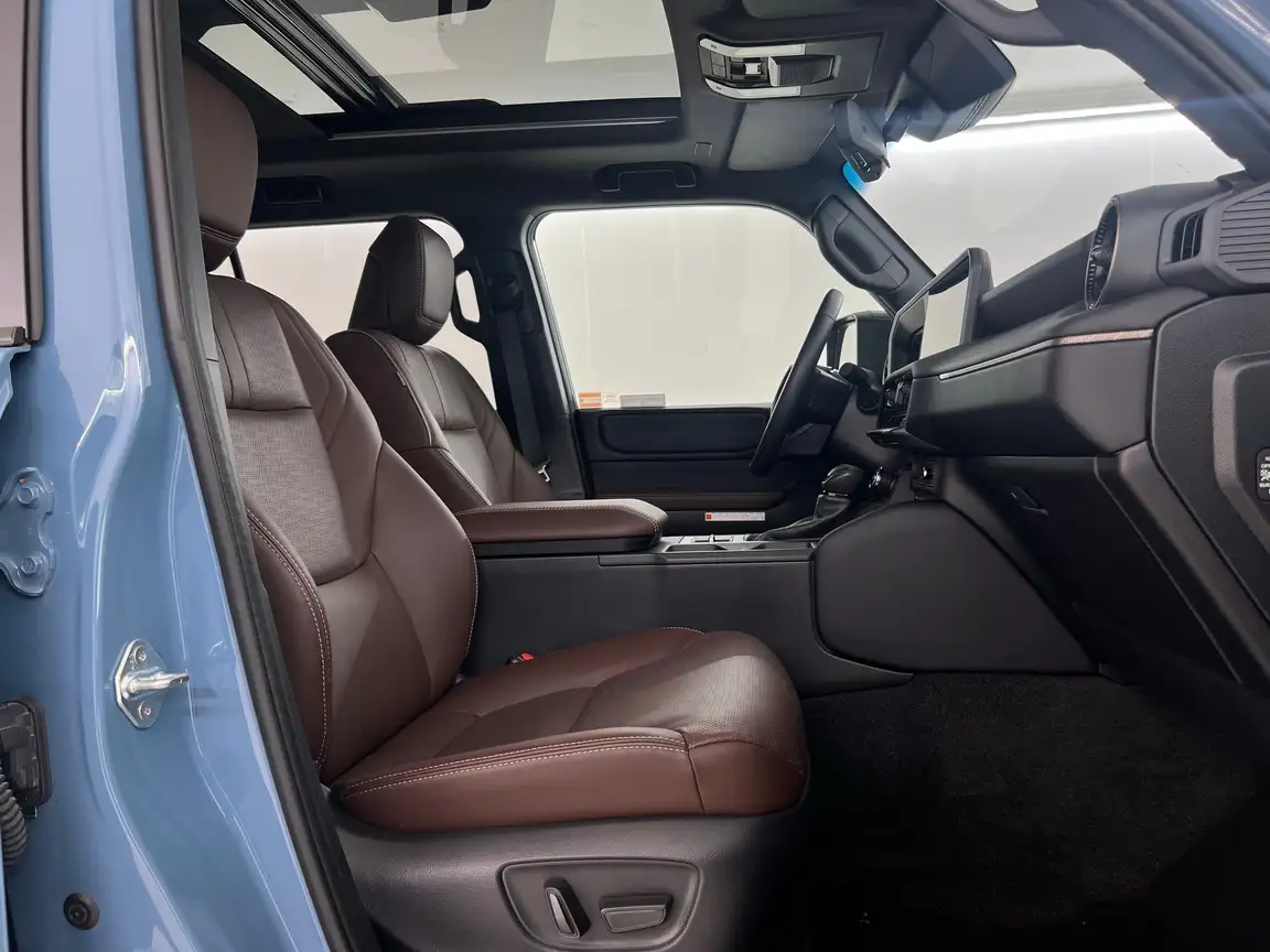 TOYOTA LAND CRUISER